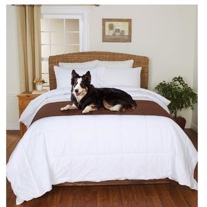 Reversible Quilted Pet Shield Blanket NWT 
Brown / Beige Or Gray / Black